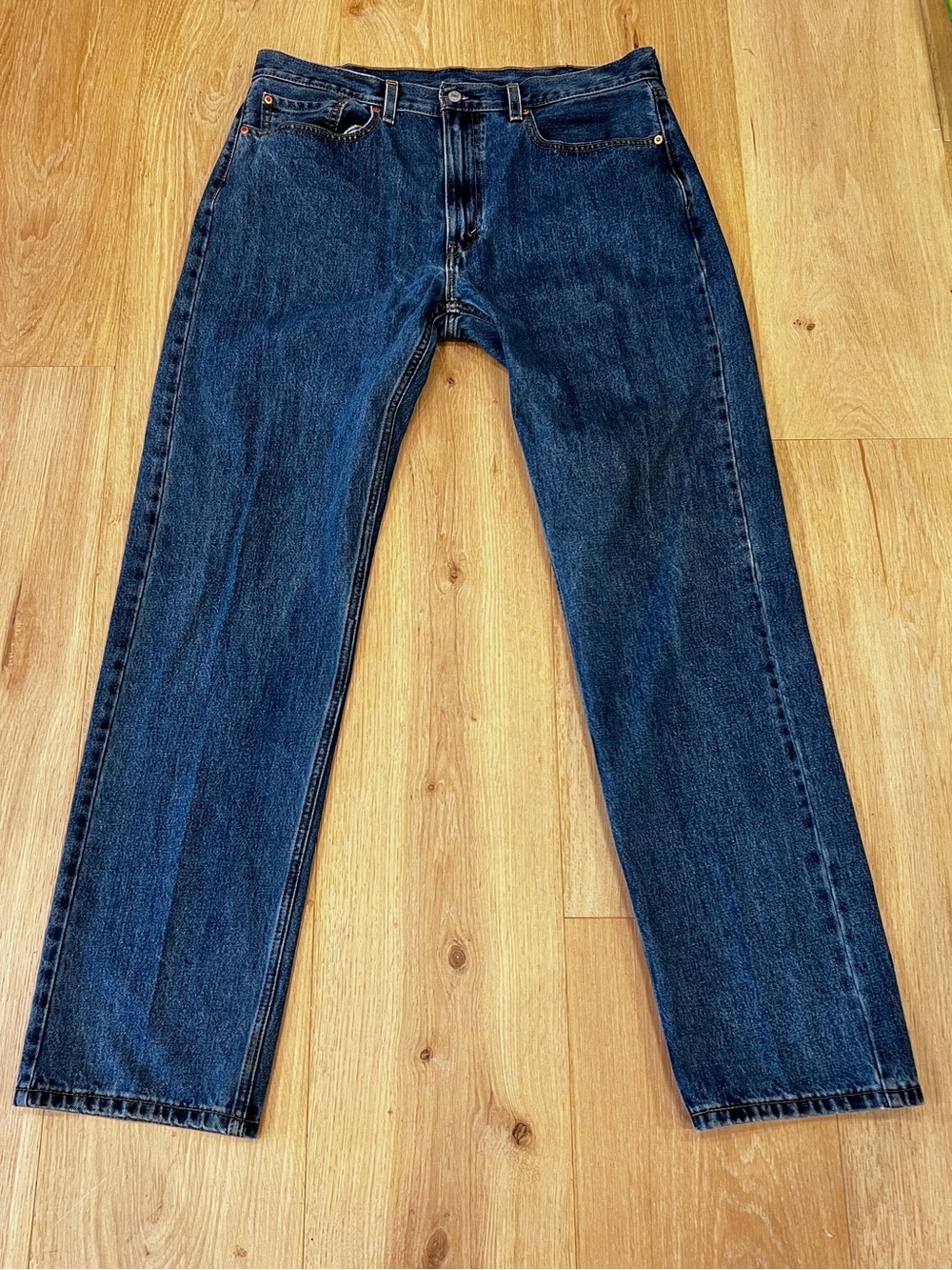 Levi's Men's Straight Jeans in Medium Blue Wash